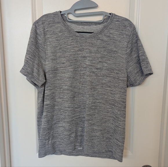 Athleta Gray Short Sleeve Tee - Picture 2 of 8
